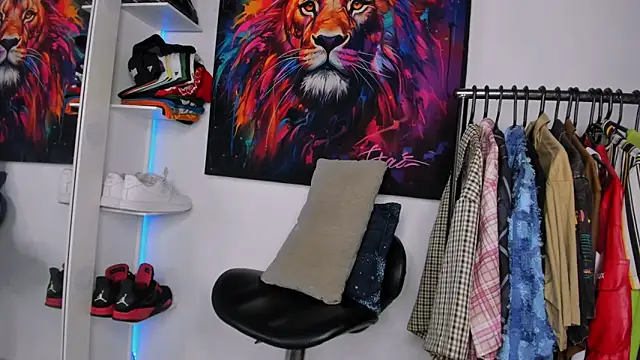 Snapshot of Pantera_black_21 chatting on 11/20/25, 03:01 Pantera black 21 online show from 11/20/25, 03:01