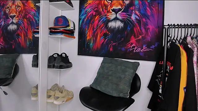 Snapshot of Pantera_black_21 chatting on 11/28/25, 11:13 Pantera black 21 online show from 11/28/25, 11:13