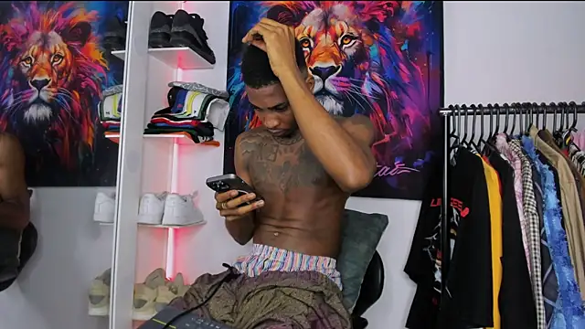 Snapshot of Pantera_black_21 chatting on 11/30/25, 02:04 Pantera black 21 online show from 11/30/25, 02:04