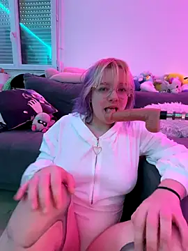 Snapshot of LaskaLeRoomba chatting on 12/02/25, 09:58 LaskaLeRoomba online show from 12/02/25, 09:58