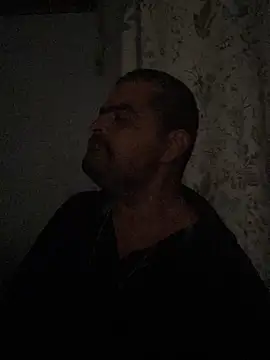 Snapshot of Miguel16i chatting on 12/27/24, 06:24 Miguel16i online show from 12/27/24, 06:24