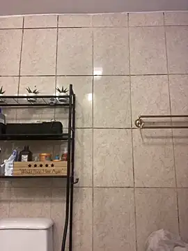 Snapshot of Miguel16i chatting on 02/13/25, 09:38 Miguel16i online show from 02/13/25, 09:38