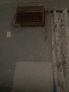 Snapshot of Miguel16i chatting on 02/20/25, 06:17 Miguel16i online show from 02/20/25, 06:17