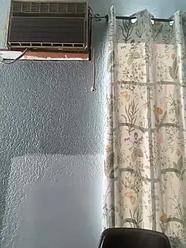 Snapshot of Miguel16i chatting on 02/25/25, 11:22 Miguel16i online show from 02/25/25, 11:22