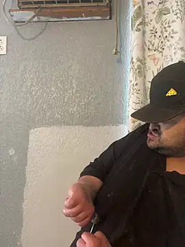 Snapshot of Miguel16i chatting on 02/27/25, 06:09 Miguel16i online show from 02/27/25, 06:09