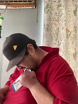 Snapshot of Miguel16i chatting on 03/06/25, 06:59 Miguel16i online show from 03/06/25, 06:59