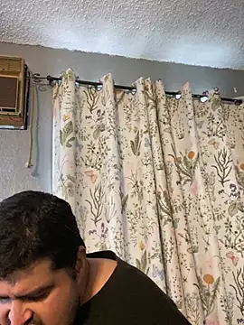 Snapshot of Miguel16i chatting on 03/12/25, 05:07 Miguel16i online show from 03/12/25, 05:07