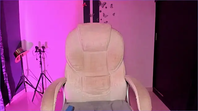 Snapshot of CandyLatinHott chatting on 10/12/25, 09:14 CandyLatinHott online show from 10/12/25, 09:14