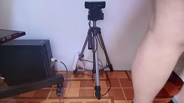 Snapshot of Eda_Bonne chatting on 10/06/25, 12:57 Eda Bonne online show from 10/06/25, 12:57