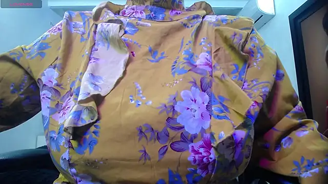 Snapshot of kalpanaaishaa chatting on 11/05/25, 10:15 kalpanaaishaa online show from 11/05/25, 10:15