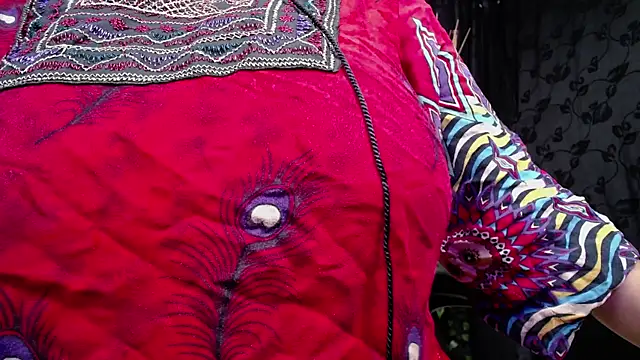 Snapshot of kalpanaaishaa chatting on 11/28/25, 10:18 kalpanaaishaa online show from 11/28/25, 10:18