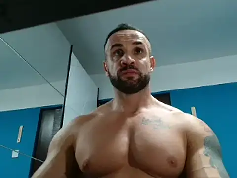 Snapshot of Magnificmuscles89 chatting on 12/28/24, 10:23 Magnificmuscles89 online show from 12/28/24, 10:23