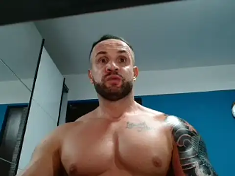 Snapshot of Magnificmuscles89 chatting on 01/08/25, 10:06 Magnificmuscles89 online show from 01/08/25, 10:06