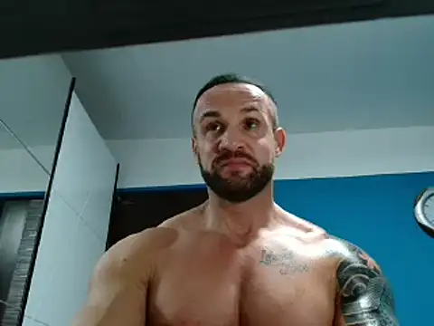 Snapshot of Magnificmuscles89 chatting on 01/12/25, 08:36 Magnificmuscles89 online show from 01/12/25, 08:36