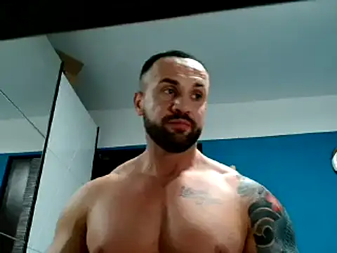 Snapshot of Magnificmuscles89 chatting on 02/05/25, 01:54 Magnificmuscles89 online show from 02/05/25, 01:54