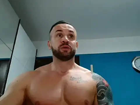 Snapshot of Magnificmuscles89 chatting on 02/11/25, 12:37 Magnificmuscles89 online show from 02/11/25, 12:37