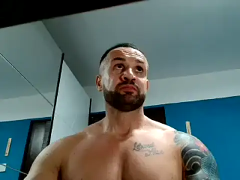 Snapshot of Magnificmuscles89 chatting on 03/01/25, 09:26 Magnificmuscles89 online show from 03/01/25, 09:26