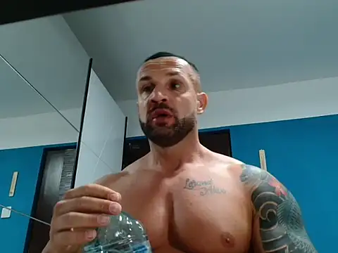 Snapshot of Magnificmuscles89 chatting on 03/20/25, 09:46 Magnificmuscles89 online show from 03/20/25, 09:46