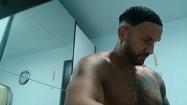 Snapshot of Magnificmuscles89 chatting on 05/19/26, 11:16 Magnificmuscles89 online show from 05/19/26, 11:16