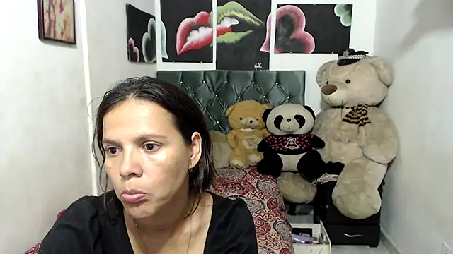 manzanahot9 online show from 03/11/25, 07:14