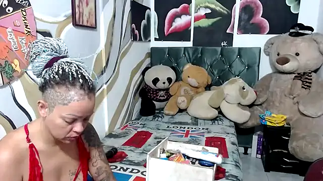 manzanahot9 online show from 09/21/25, 11:23