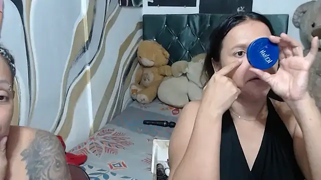 manzanahot9 online show from 10/22/25, 06:51