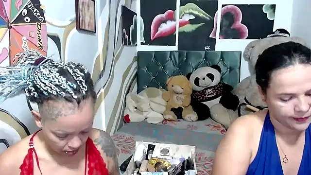 manzanahot9 online show from 11/07/25, 09:31