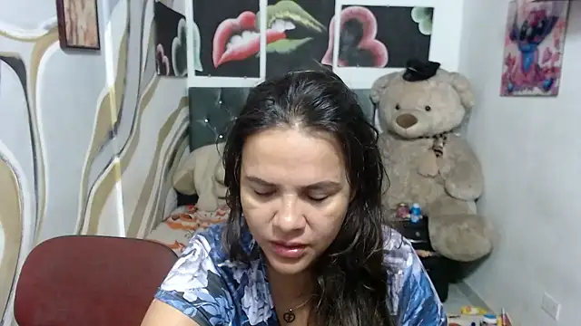 manzanahot9 online show from 02/18/26, 02:46