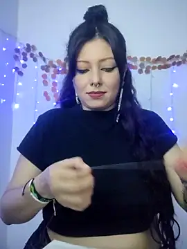 Snapshot of kristal_ktl chatting on 11/12/25, 01:06 kristal ktl online show from 11/12/25, 01:06