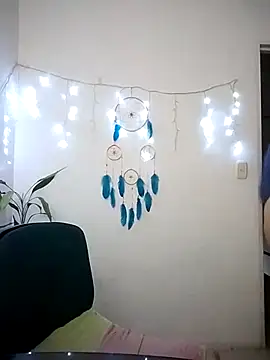 Snapshot of kristal_ktl chatting on 11/28/25, 01:08 kristal ktl online show from 11/28/25, 01:08