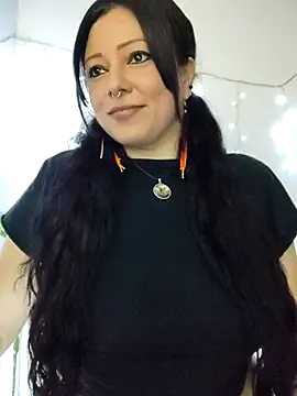 Snapshot of kristal_ktl chatting on 12/15/25, 01:10 kristal ktl online show from 12/15/25, 01:10