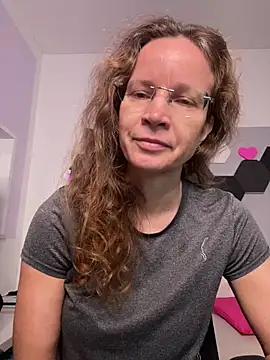 AnnikaRose online show from 12/19/25, 06:42