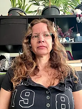 AnnikaRose online show from 03/13/26, 06:42