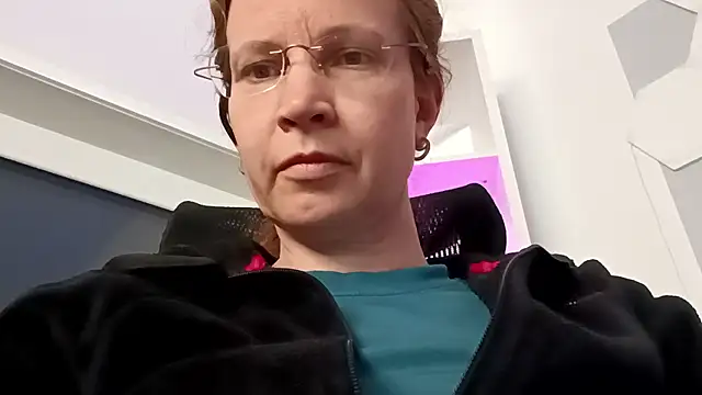 AnnikaRose online show from 03/21/26, 10:42