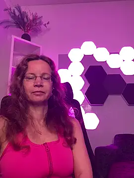 AnnikaRose online show from 04/30/26, 03:13
