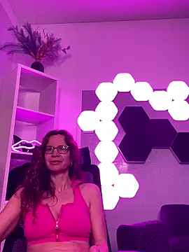 AnnikaRose online show from 05/21/26, 03:46