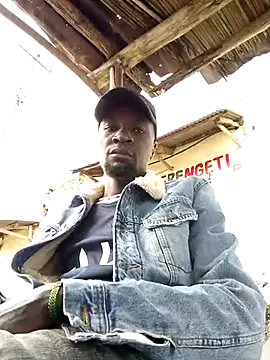 Snapshot of Brian_johns chatting on 01/10/25, 07:04 Brian johns online show from 01/10/25, 07:04