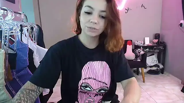 Snapshot of HotRuiva chatting on 12/30/24, 07:42 HotRuiva online show from 12/30/24, 07:42