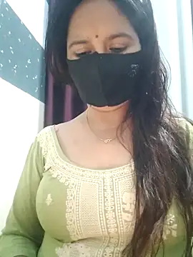 Snapshot of Aishwaryaa_69 chatting on 02/13/25, 08:17 Aishwaryaa 69 online show from 02/13/25, 08:17