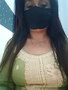 Snapshot of Aishwaryaa_69 chatting on 02/20/25, 11:31 Aishwaryaa 69 online show from 02/20/25, 11:31