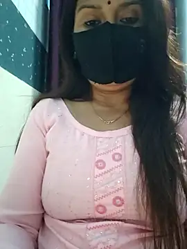 Snapshot of Aishwaryaa_69 chatting on 03/04/25, 09:29 Aishwaryaa 69 online show from 03/04/25, 09:29