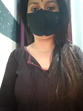 Snapshot of Aishwaryaa_69 chatting on 03/05/25, 04:13 Aishwaryaa 69 online show from 03/05/25, 04:13