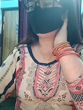 Aishwaryaa 69 online show from 10/28/25, 02:26