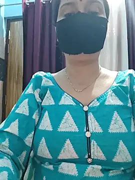 Snapshot of Aishwaryaa_69 chatting on 11/11/25, 07:30 Aishwaryaa 69 online show from 11/11/25, 07:30