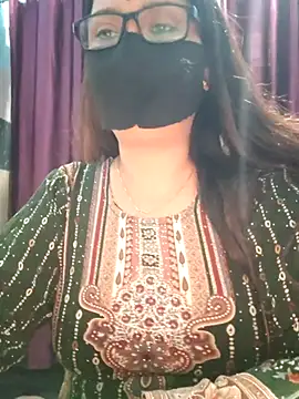 Snapshot of Aishwaryaa_69 chatting on 11/12/25, 08:37 Aishwaryaa 69 online show from 11/12/25, 08:37