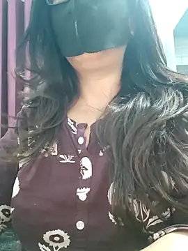 Aishwaryaa 69 online show from 05/17/26, 01:58