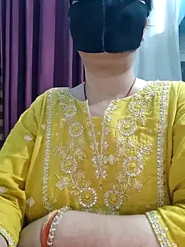 Aishwaryaa 69 online show from 05/26/26, 02:40
