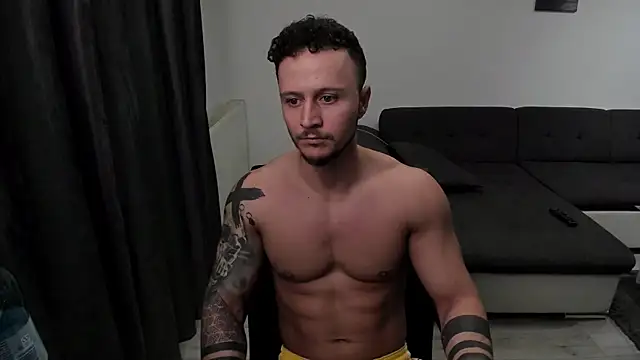 Snapshot of Richarddarell1 chatting on 12/29/24, 06:35 Richarddarell1 online show from 12/29/24, 06:35