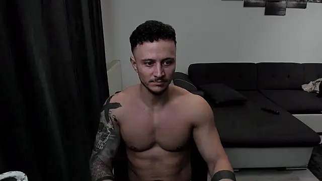 Snapshot of Richarddarell1 chatting on 02/03/25, 05:51 Richarddarell1 online show from 02/03/25, 05:51