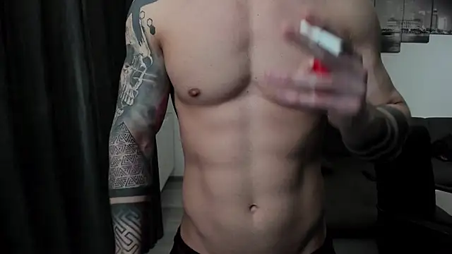 Snapshot of Richarddarell1 chatting on 02/10/25, 05:47 Richarddarell1 online show from 02/10/25, 05:47